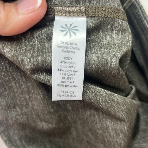 Athleta Cropped 17” Leggings, Size XS EUC - Picture 7 of 10